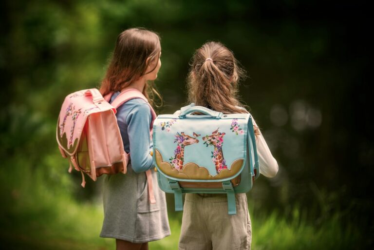 How to Choose the Best Luggage for Your Little Traveler